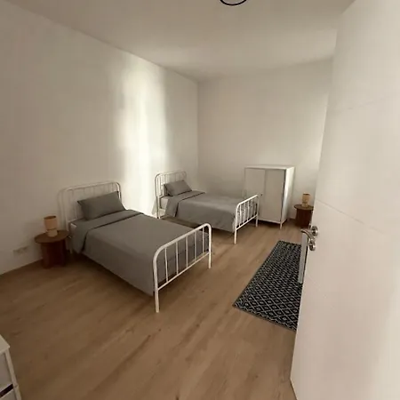 62qm Lage 1og Balkon Wlan Saniert ماغديبورغ